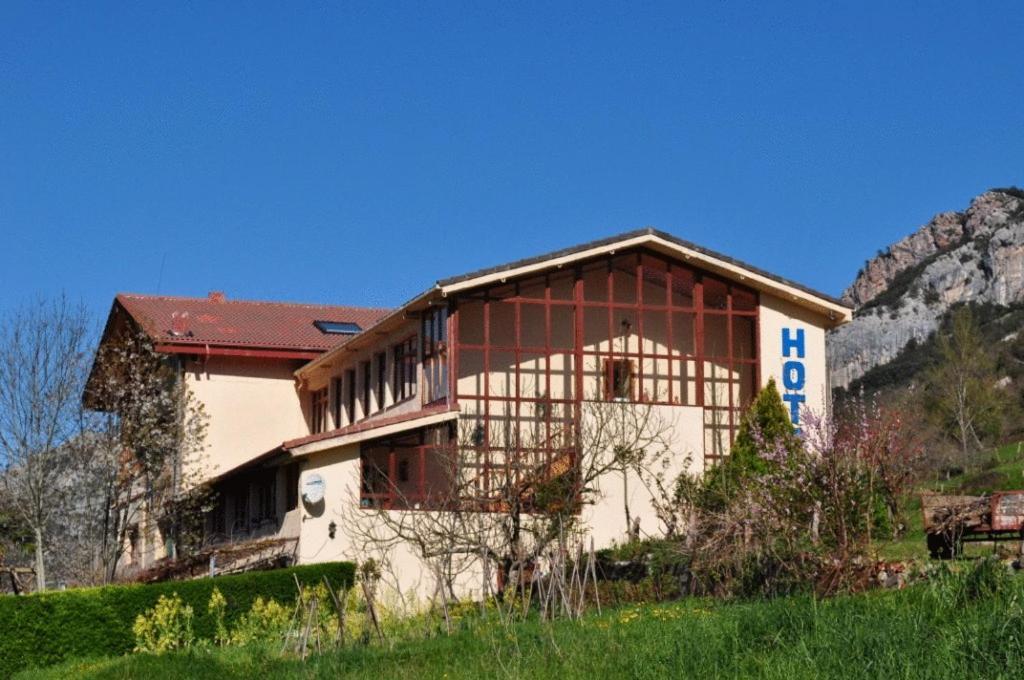 Hotel Torrecerredo Arenas De Cabrales Exterior photo